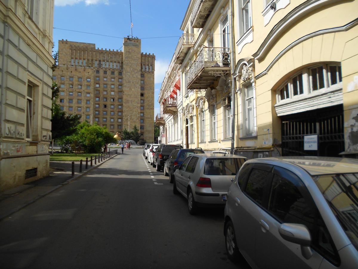 Apartment On Sulkhan-Saba Roma Тбилиси Экстерьер фото