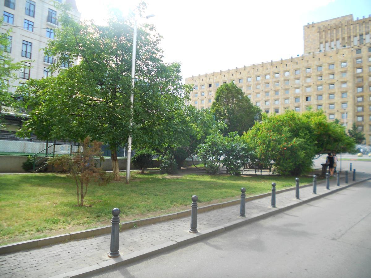 Apartment On Sulkhan-Saba Roma Тбилиси Экстерьер фото