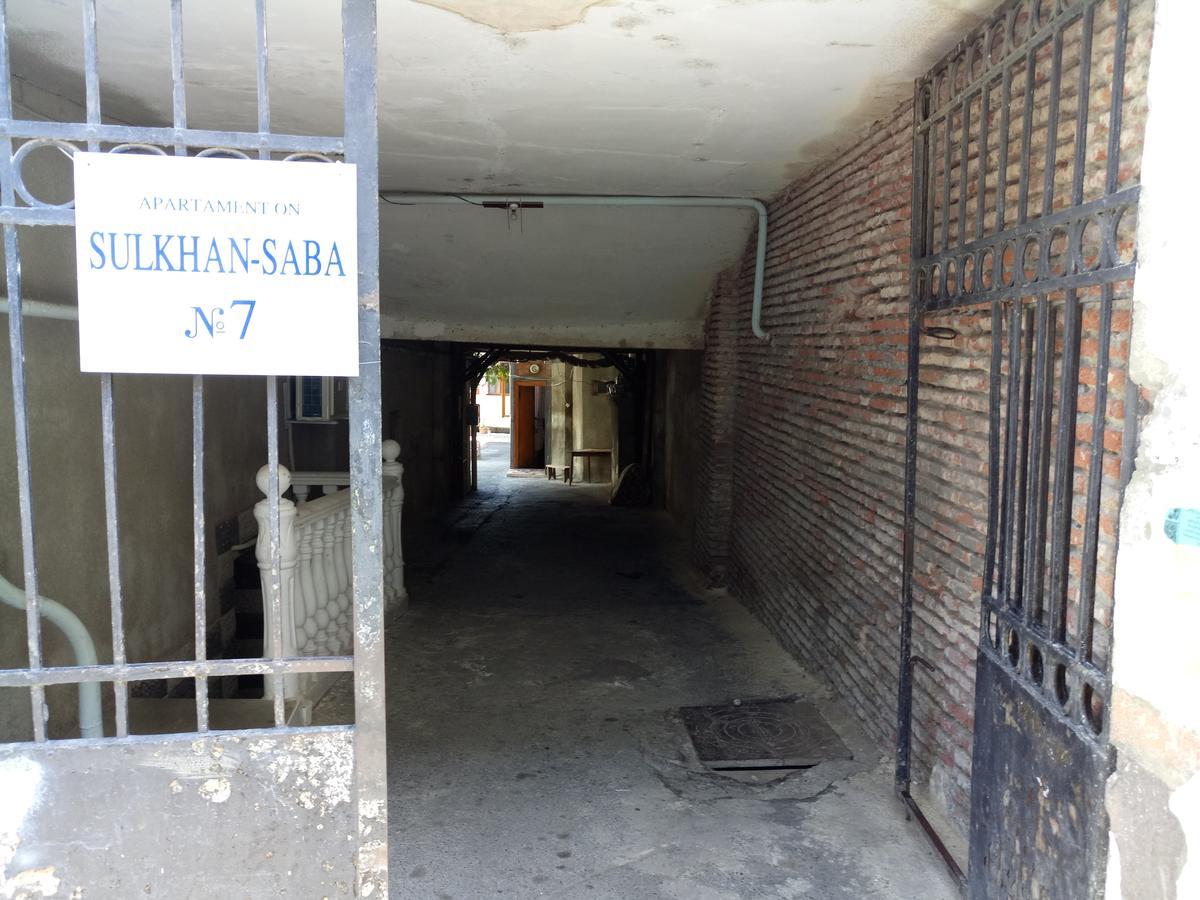 Apartment On Sulkhan-Saba Roma Тбилиси Экстерьер фото